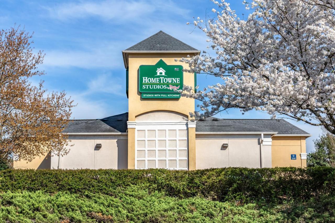 Hometowne Studios By Red Roof Atlanta Ne - Peachtree Corners Norcross Eksteriør billede
