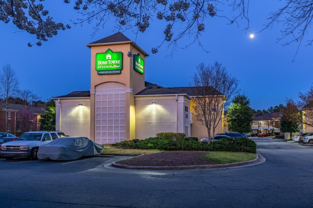 Hometowne Studios By Red Roof Atlanta Ne - Peachtree Corners Norcross Eksteriør billede