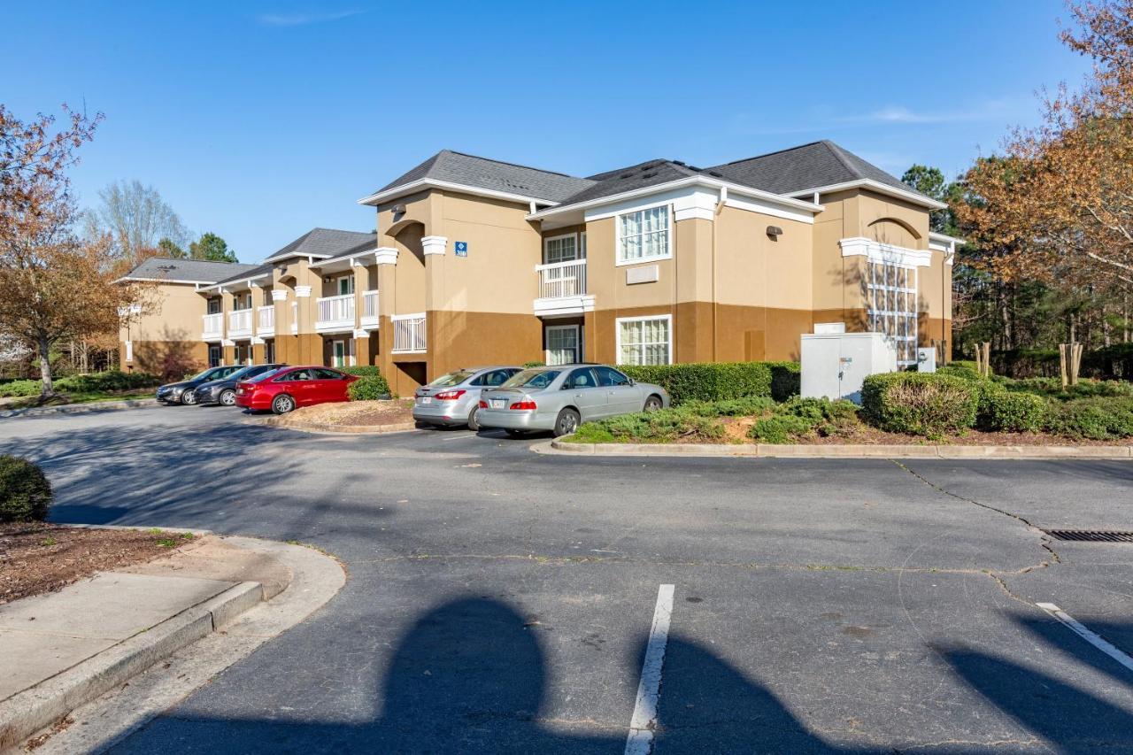 Hometowne Studios By Red Roof Atlanta Ne - Peachtree Corners Norcross Eksteriør billede