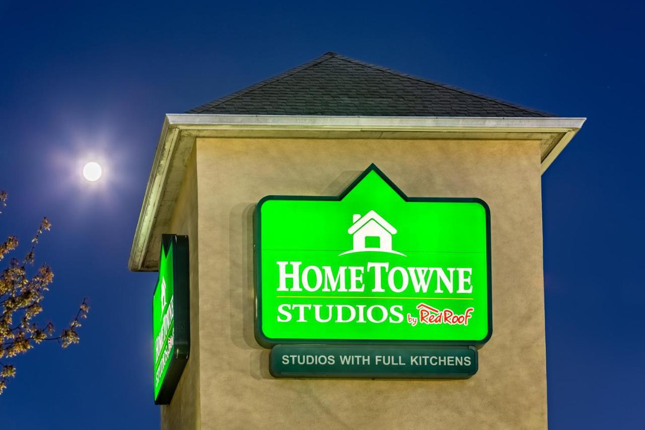 Hometowne Studios By Red Roof Atlanta Ne - Peachtree Corners Norcross Eksteriør billede