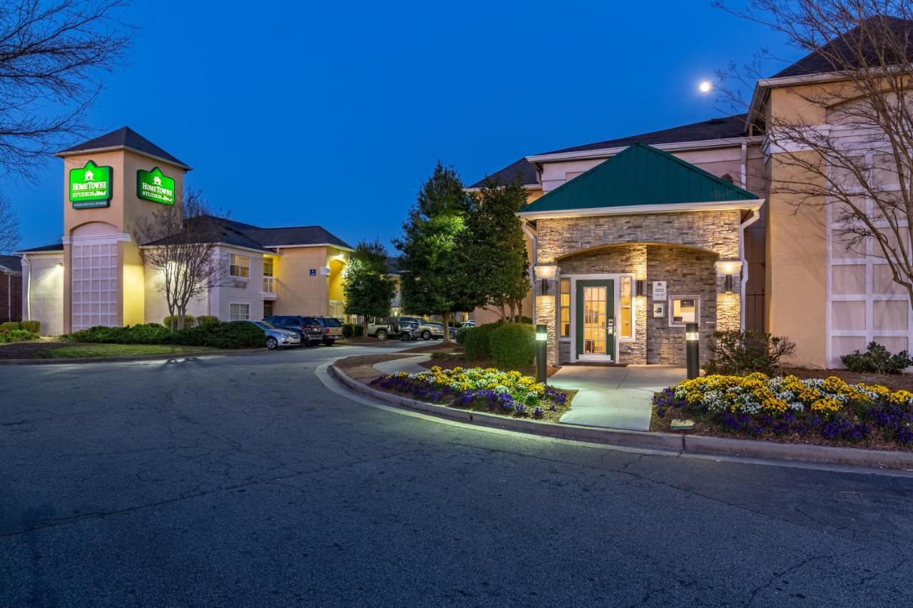 Hometowne Studios By Red Roof Atlanta Ne - Peachtree Corners Norcross Eksteriør billede